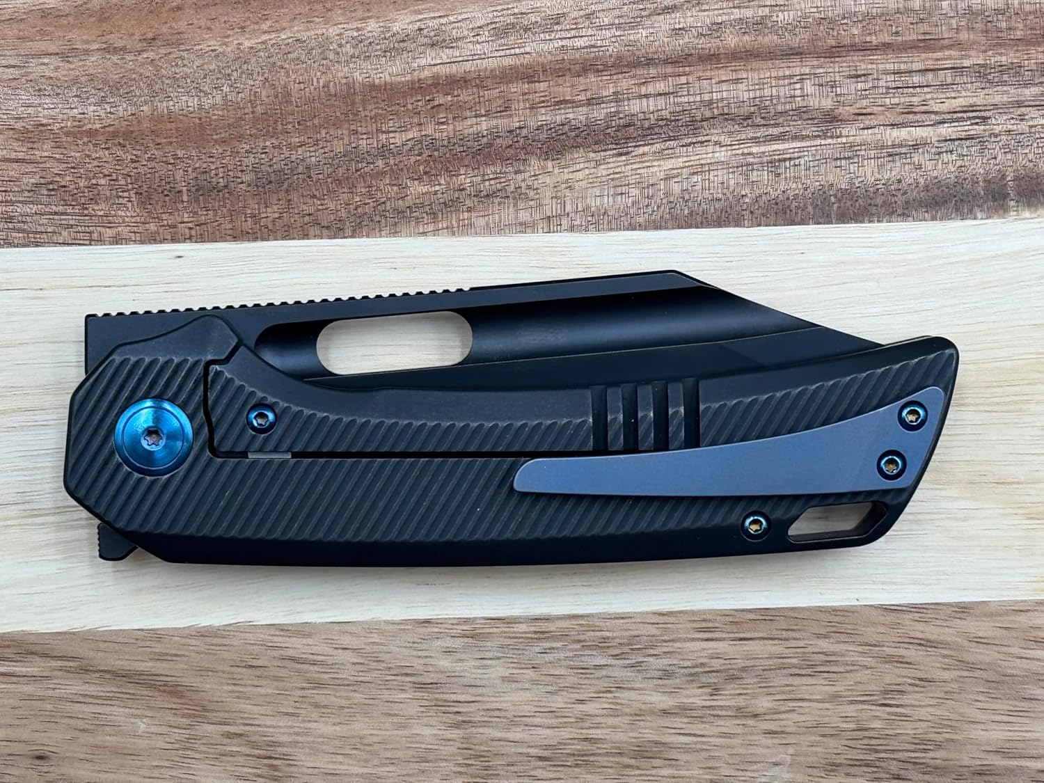 Premium_lightweight_EDC_knife_with_3.6_inch_M390